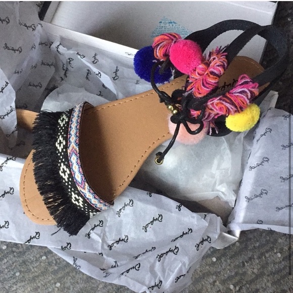 NIB Pom Pom Tribal Sandals Sz 8 - Picture 4 of 4